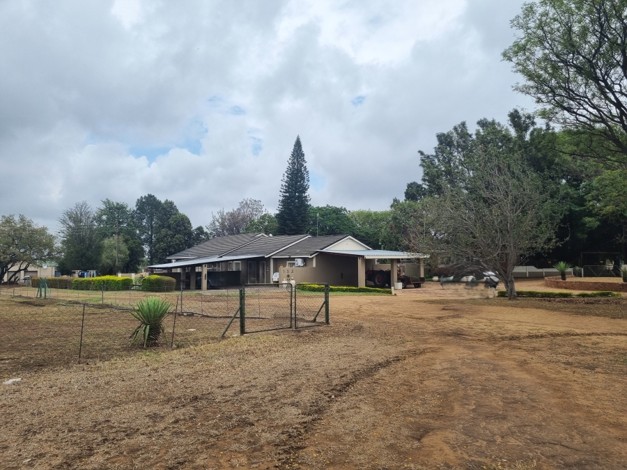 Commercial Property for Sale in Zuurplaat A H North West